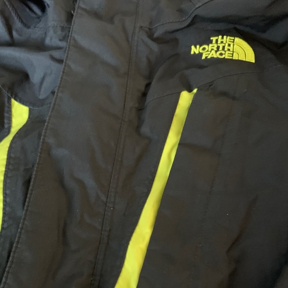 The North Face Kids Black and Yellow Raincoat/Spring Jacket - Picture 4 of 12